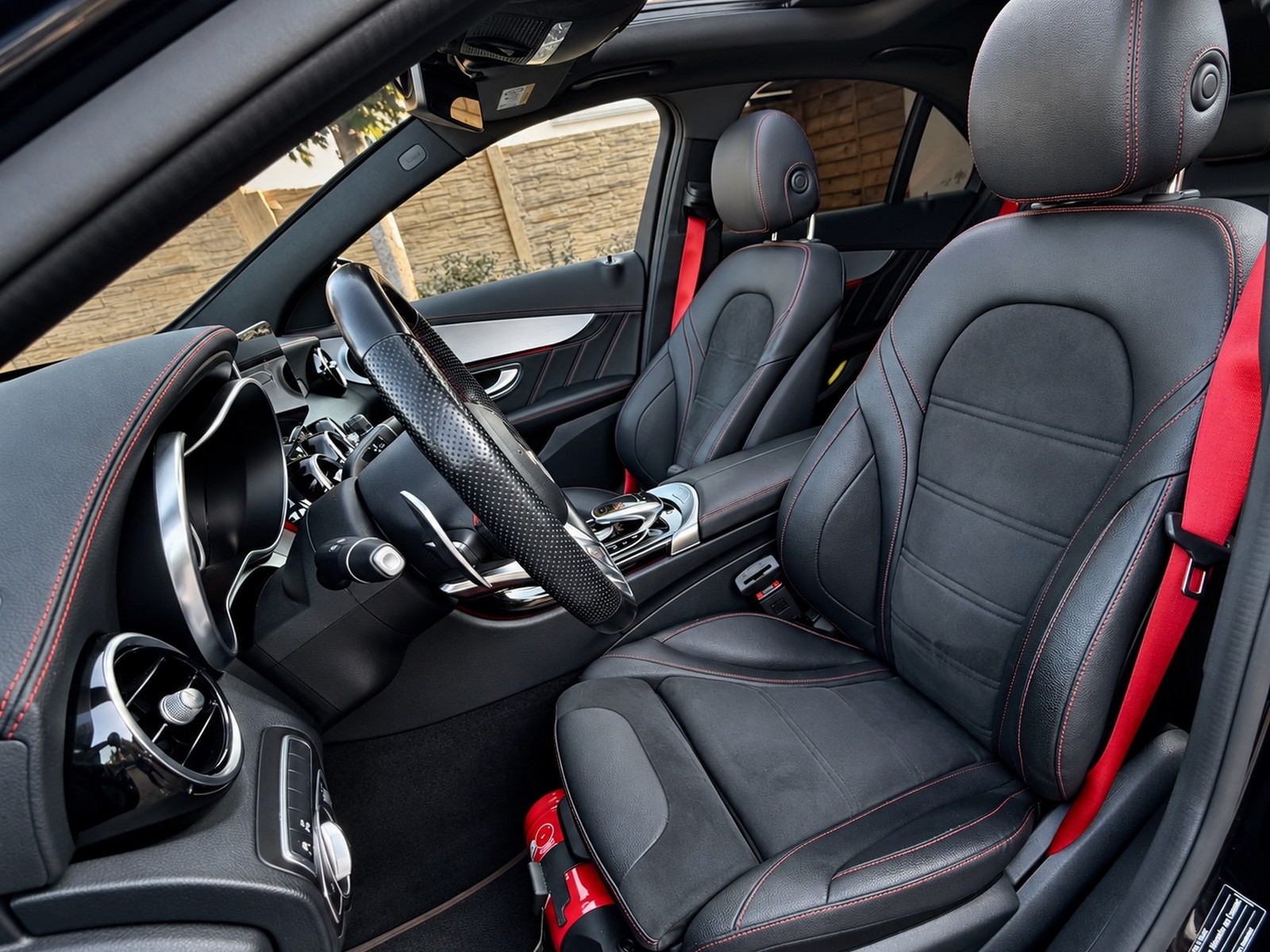 Mercedes-AMG C 43 4MATIC — predné sedadlá