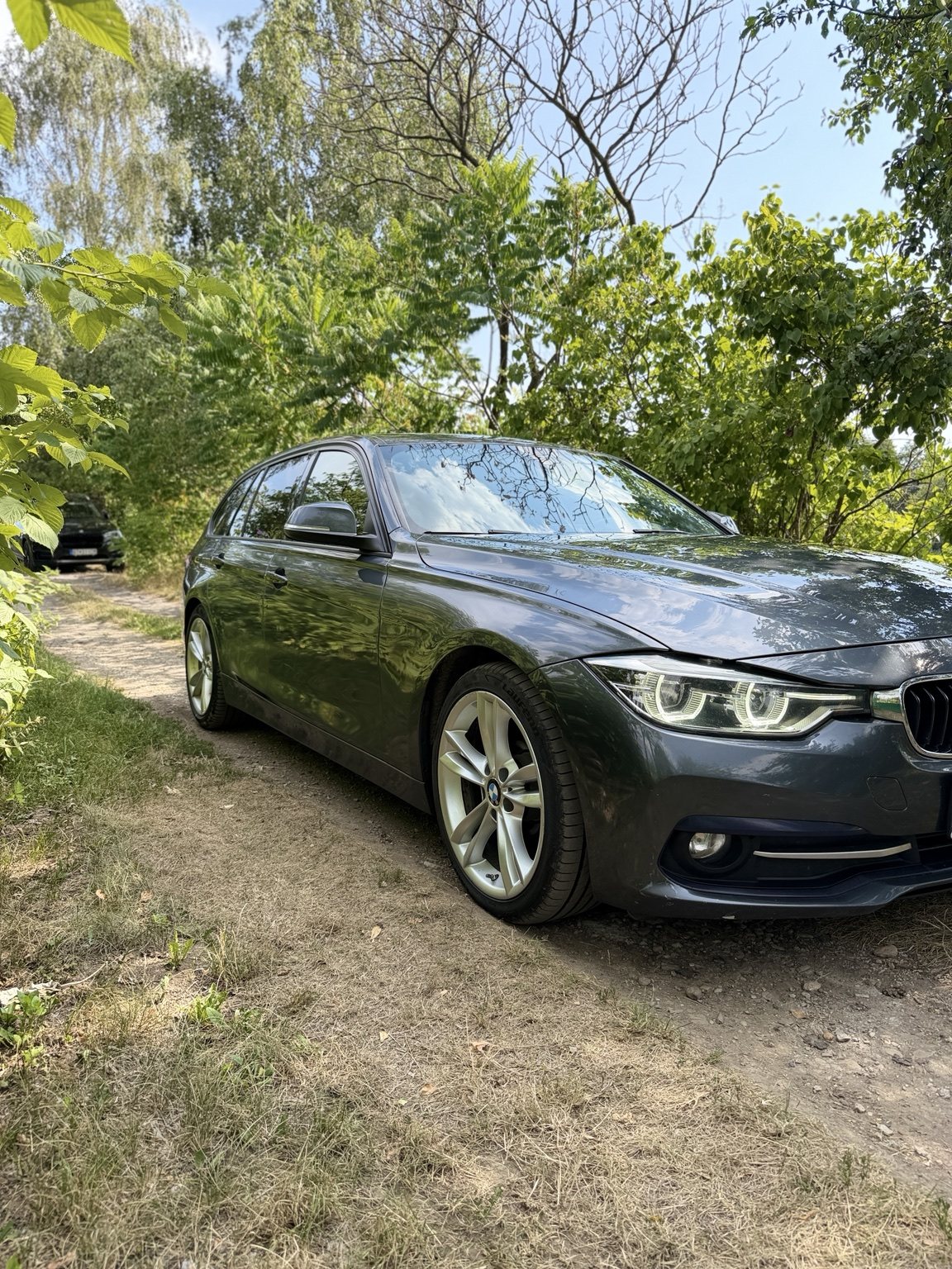 BMW 320d Touring — fotografia 1