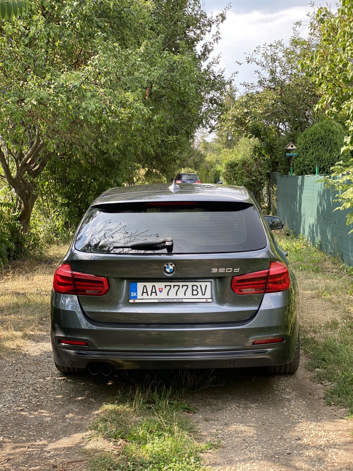 BMW 320d Touring — fotografia 11