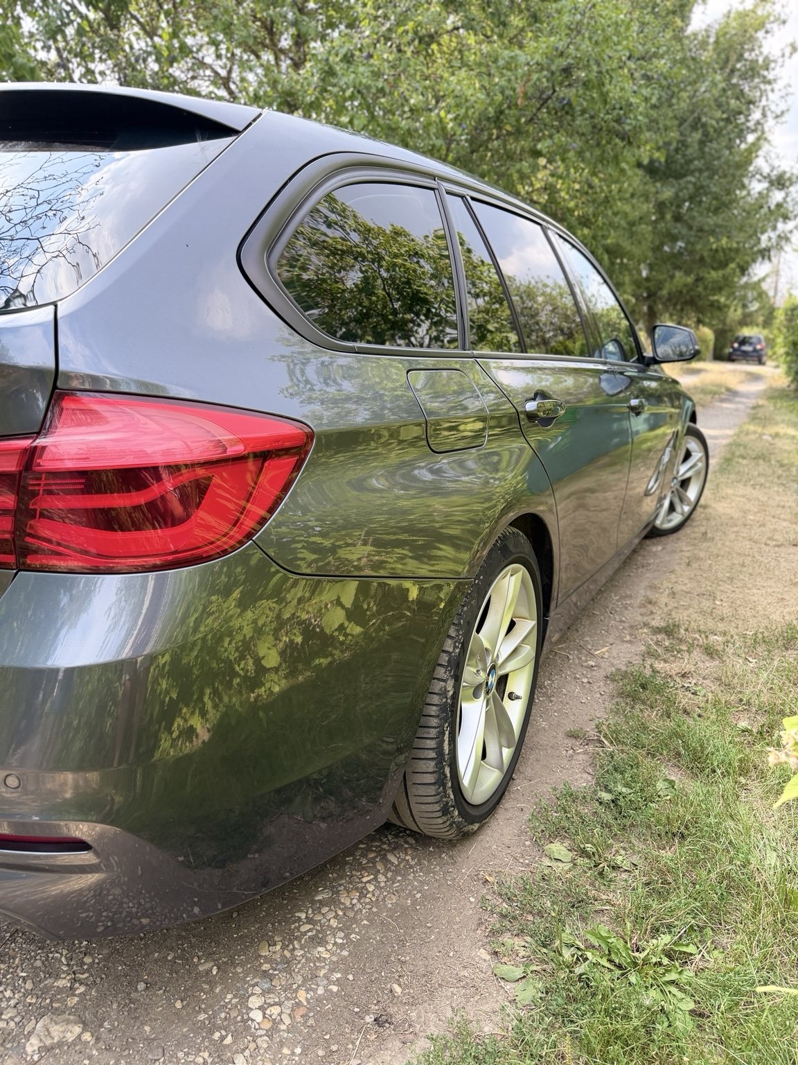 BMW 320d Touring — fotografia 3