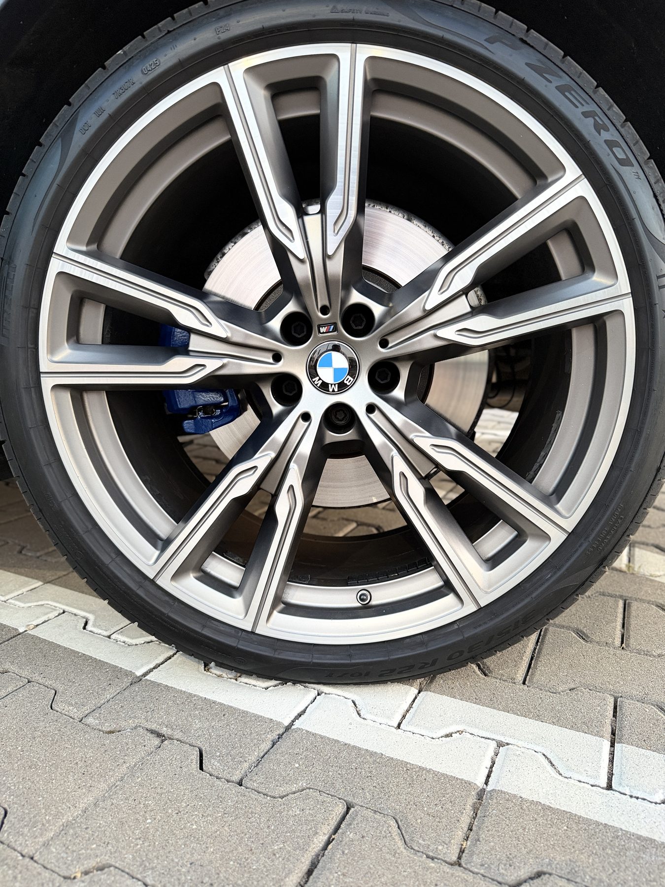 BMW X5 M50d — fotografia 5