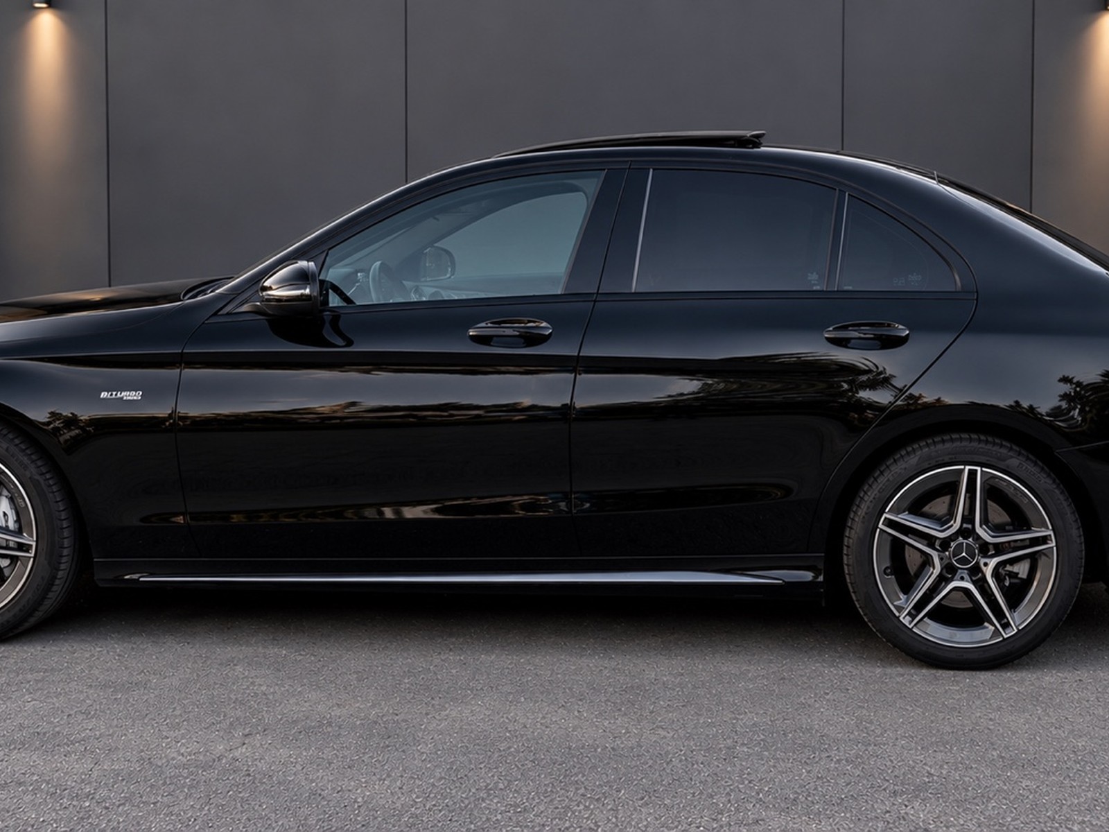 Mercedes-AMG C 43 4MATIC — bočný profil