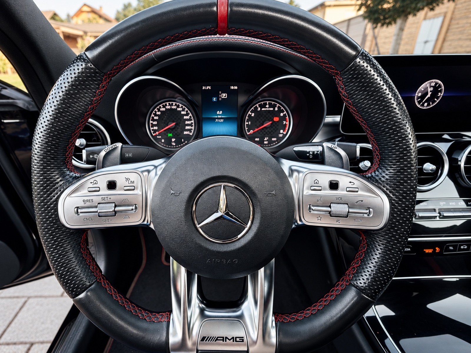 Mercedes-AMG C 43 4MATIC — AMG volant