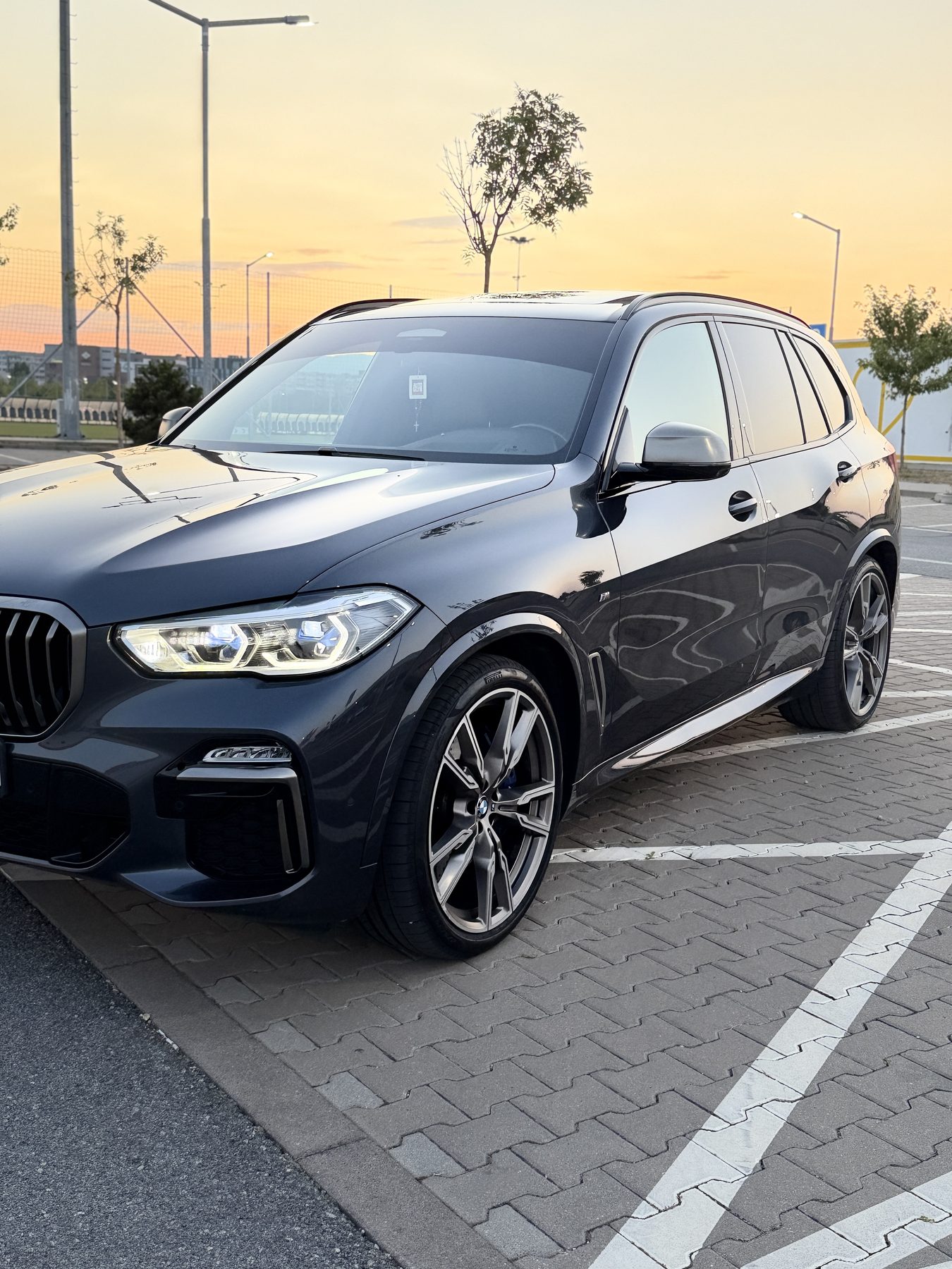BMW X5 M50d — fotografia 7